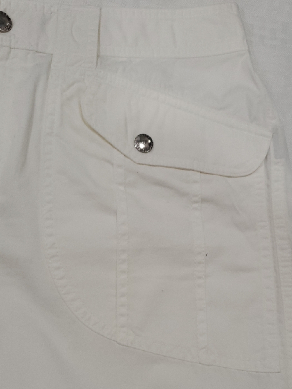 Lauren Ralph Lauren White Bermuda Pocket Shorts - Picture 4 of 13
